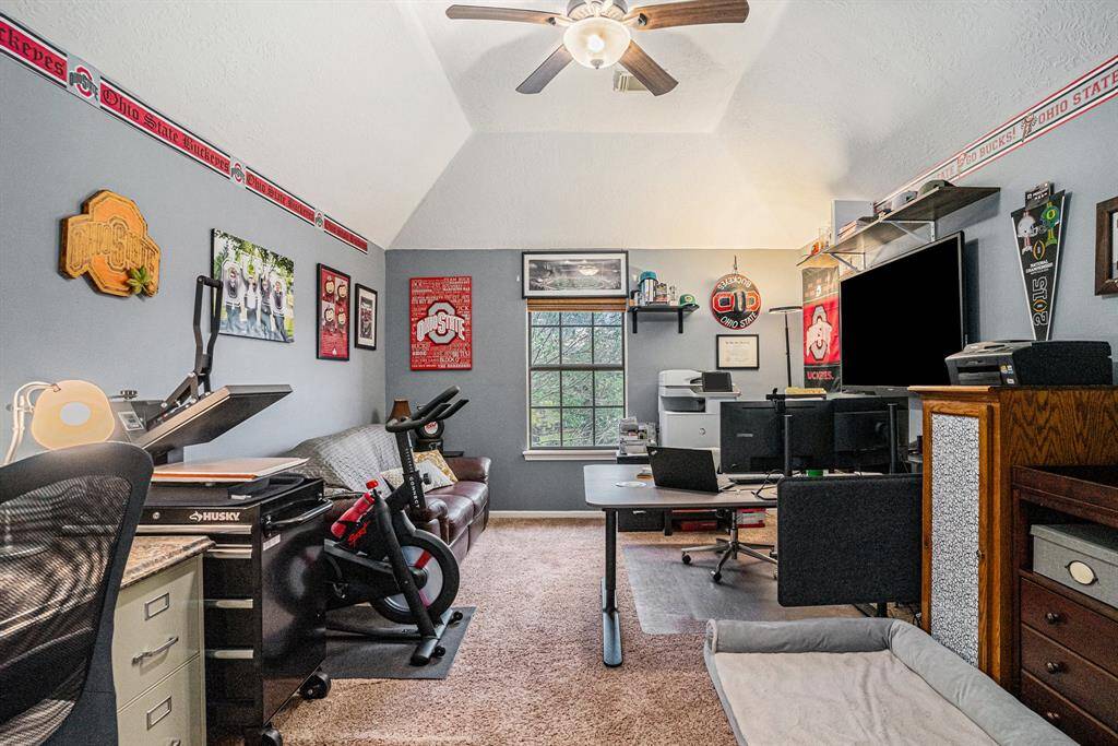 Large 5th bedroom can be used as craft room or study