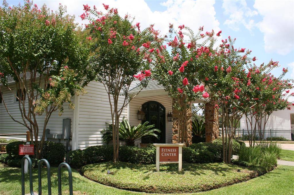 The fitness center is the perfect place to work out on your own, find a trainer, or take classes exclusive to Gleannloch residents and guests!