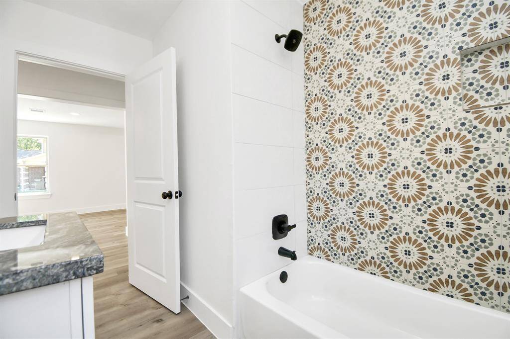 Secondary Bath Shower.