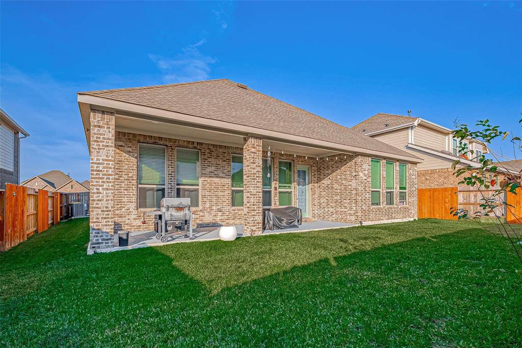 Backyard is your own private oasis ready for all of your backyard activities!
