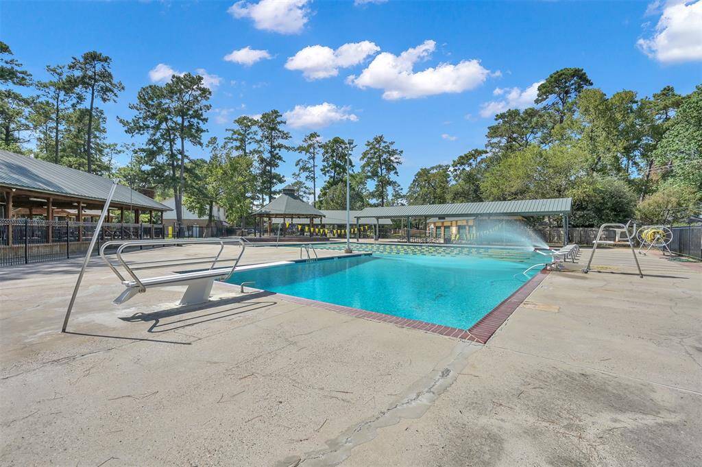 For a small additional fee take advantage of all of the amenities that Northampton, a neighboring community, has to offer including two community pools, parks, trails, playground, tennis courts AND fitness center!
