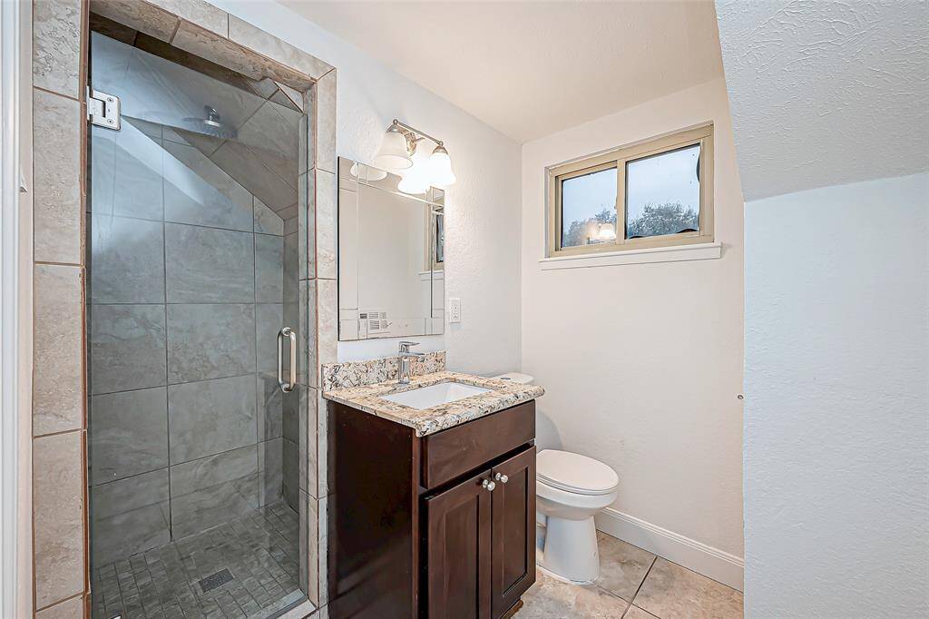 Full Bath 2nd fl