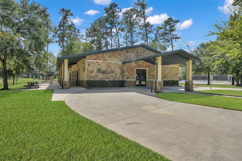 For a small additional fee take advantage of all of the amenities that Northampton, a neighboring community, has to offer including two community pools, parks, trails, playground, tennis courts AND fitness center!