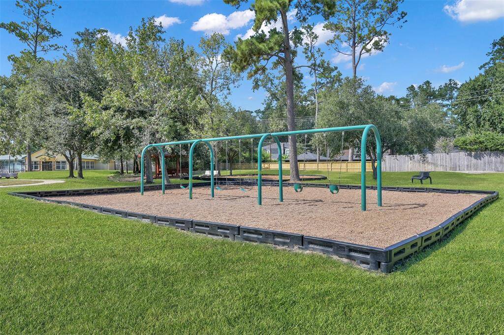For a small additional fee take advantage of all of the amenities that Northampton, a neighboring community, has to offer including two community pools, parks, trails, playground, tennis courts AND fitness center!