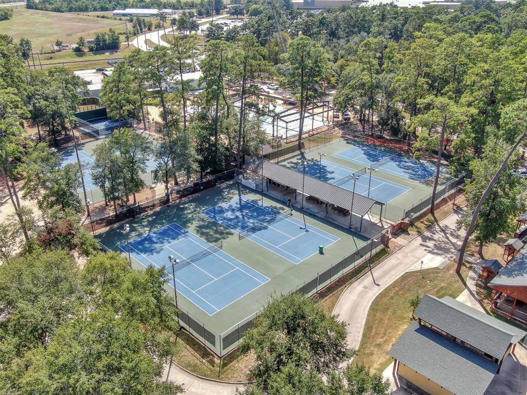 For a small additional fee take advantage of all of the amenities that Northampton, a neighboring community, has to offer including two community pools, parks, trails, playground, tennis courts AND fitness center!