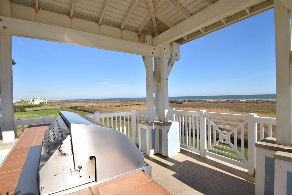 Fitness center at the Pointe West Beach Club.