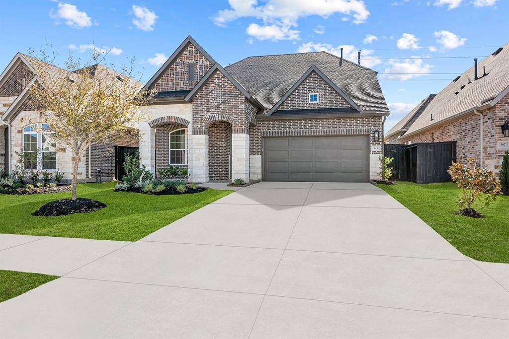 Welcome to The Busch by David Weekley Homes. Move-In-Ready Now!!