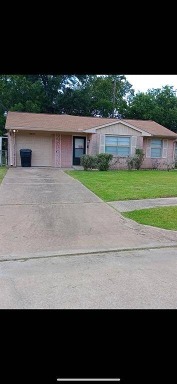 Great curb appeal - House at end of dead end street
