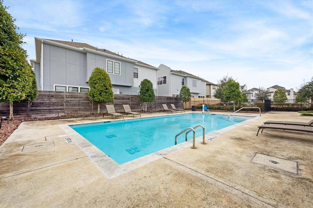 Royal Oaks Landing boasts a variety of neighborhood amenities designed to enhance residents' lifestyles, including a swimming pool for leisure and recreation.