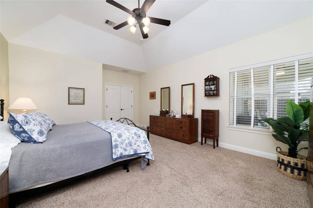 With thoughtful design and peaceful ambiance, this space is perfect for unwinding.