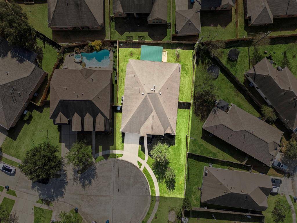 Situated in a vast, cul-de-sac lot, the property offers privacy and accessibility, perfectly positioned for enjoying Spring Trails' community amenities.
