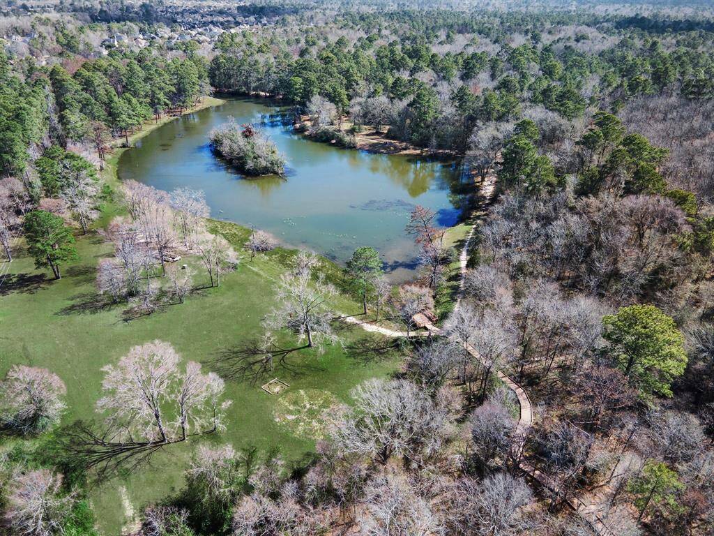 Surrounded by lush greenery, residents enjoy a tranquil escape with convenient access to community amenities and nearby parks, enhancing leisure and recreation opportunities.