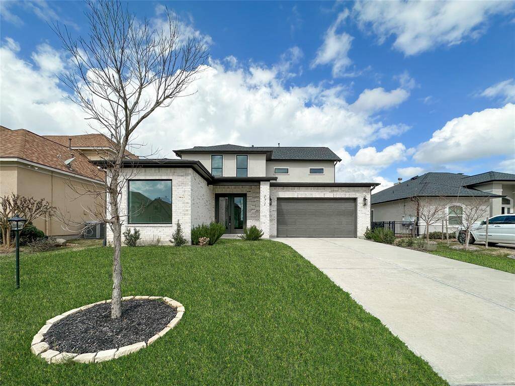 Nice Front landscape