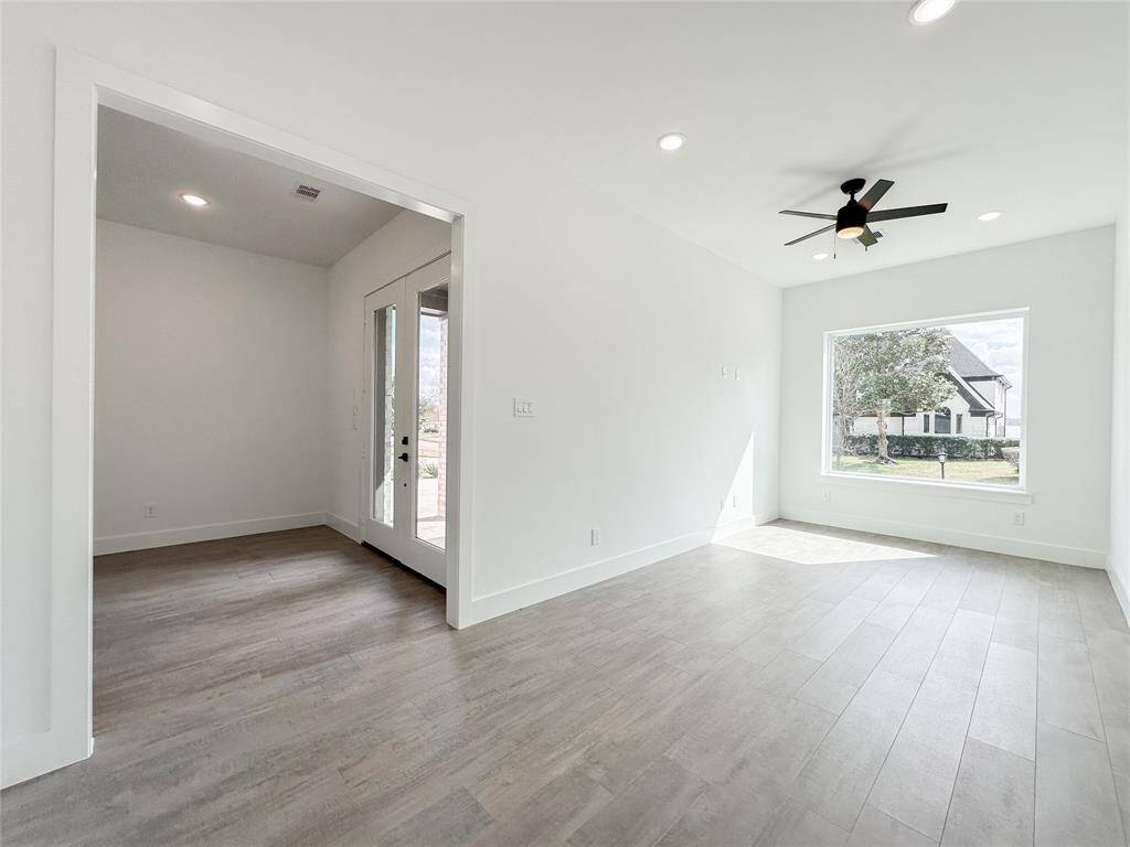 Separate dining room