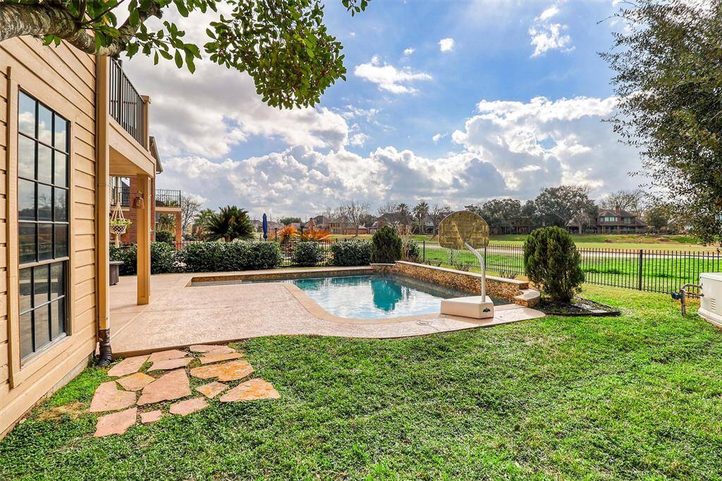 Another view of beautiful backyard and pool, and its breathtaking views.
