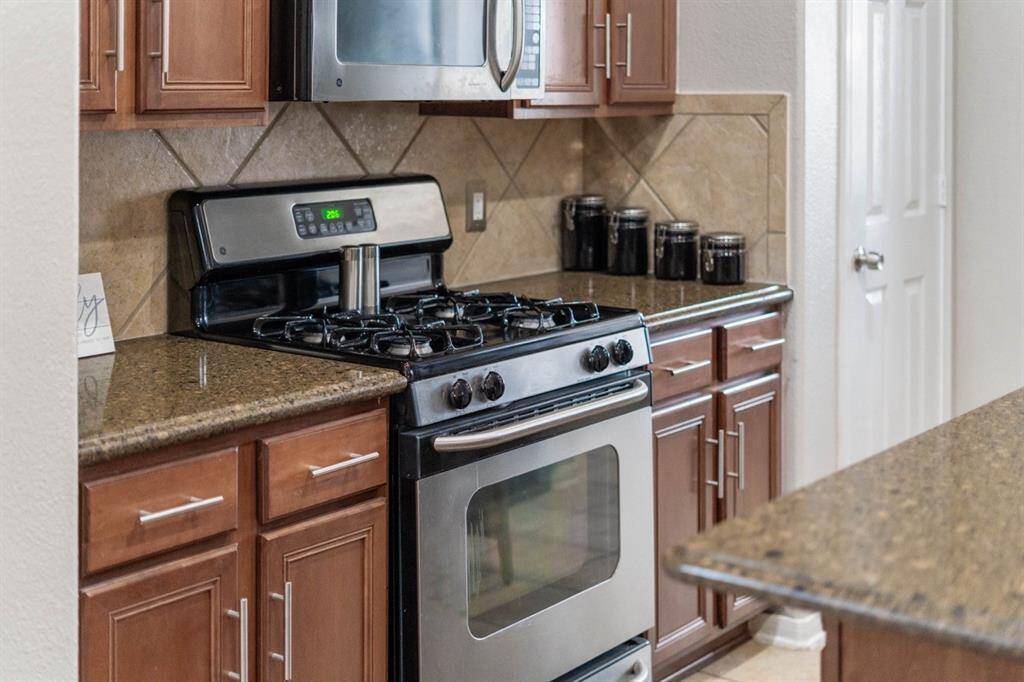 GAS RANGE