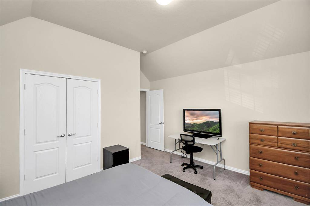 This home features good sized secondary bedrooms.