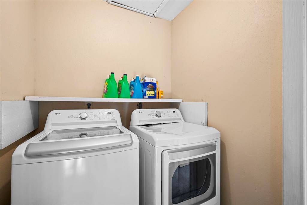 Smart move on this builder putting laundry room upstairs....must have been a mom!