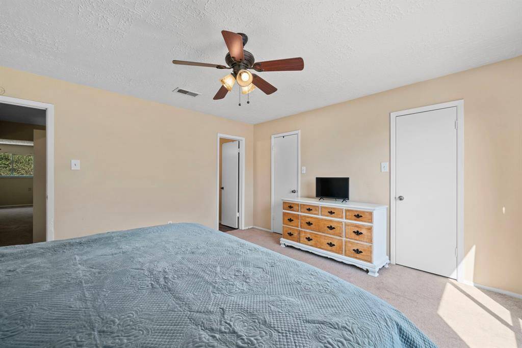 Soo much space. Big enough for all the oversized furniture and MORE