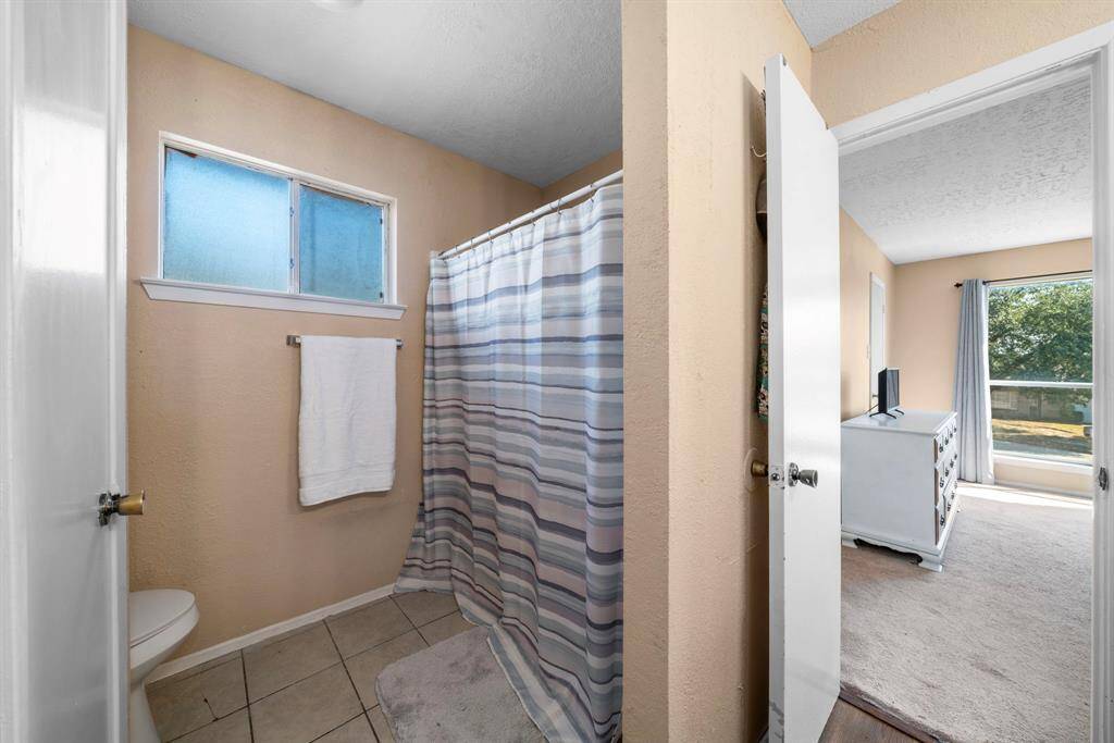 Bathe yourself in natural light......and the finest water Houston has to offer...