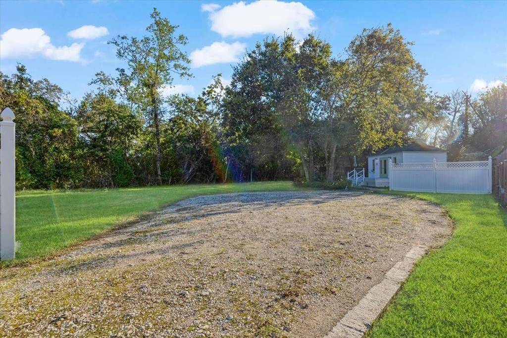 Drive to Cottage behind main home