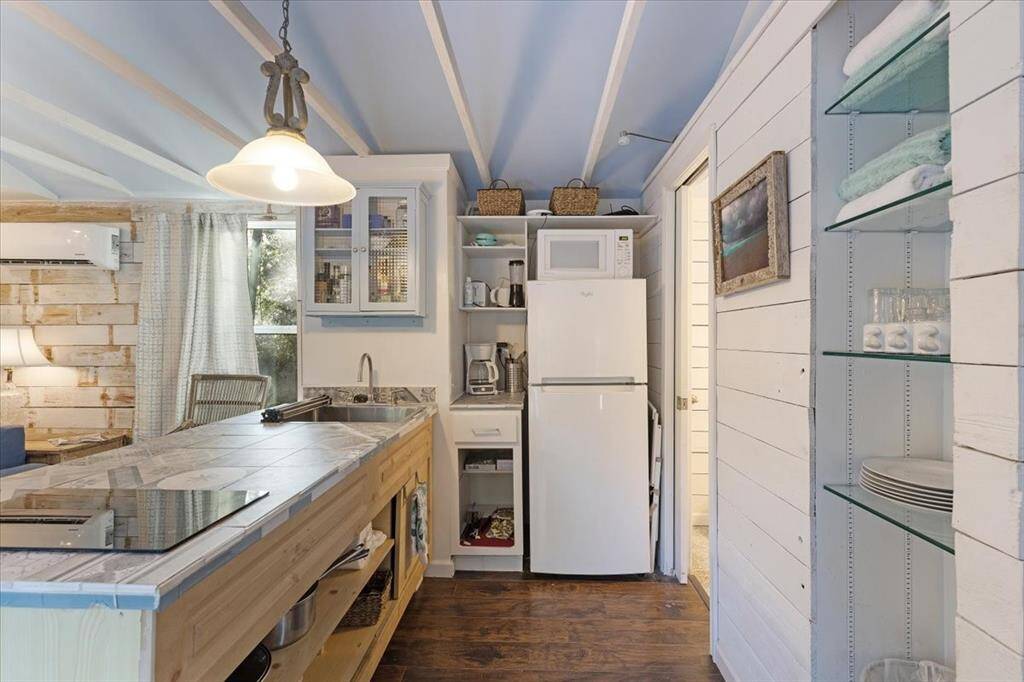 Kitchen area in Cottage