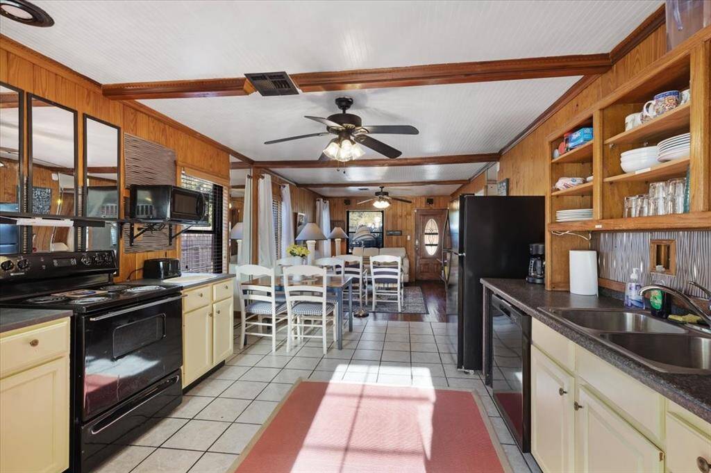Kitchen in main residence with everything you need