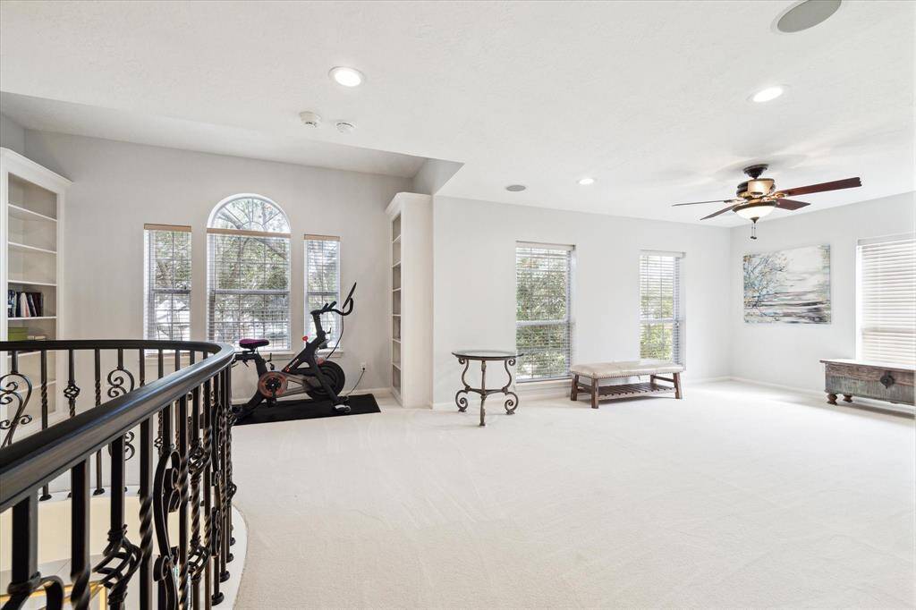 Large gameroom with built-ins.