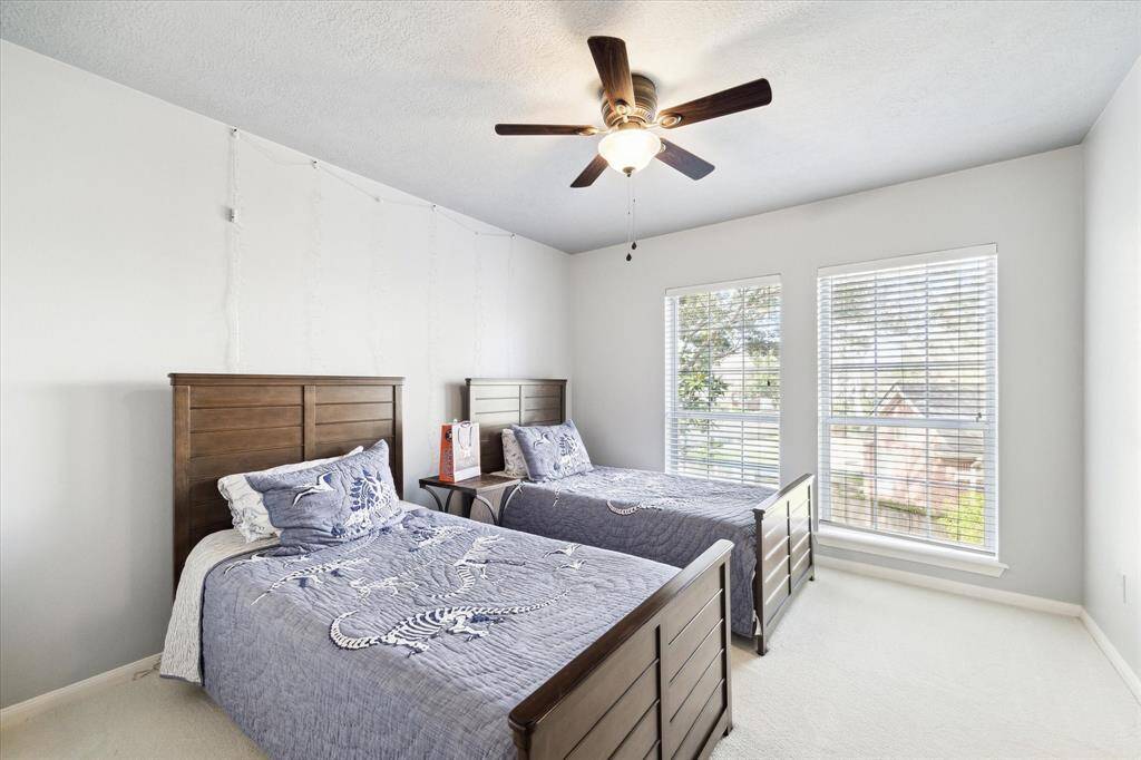 2nd bedroom.