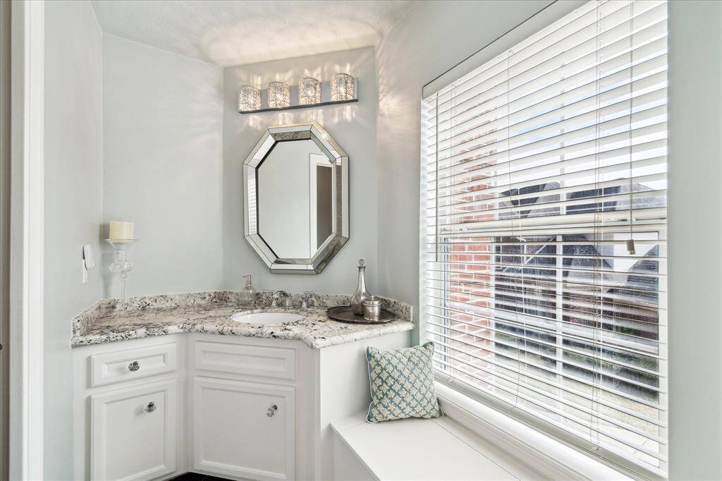 Upstairs bathroom. This home has 4.5 bathrooms.