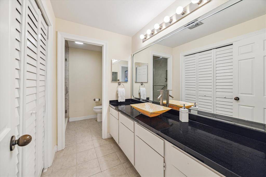 MASTER BATH: