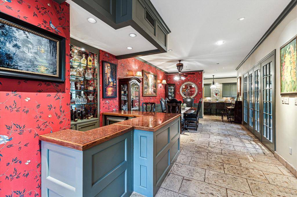 Custom wet bar area perfect for entertaining!