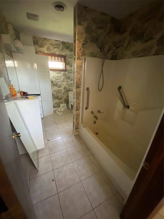 Unit 1 bath