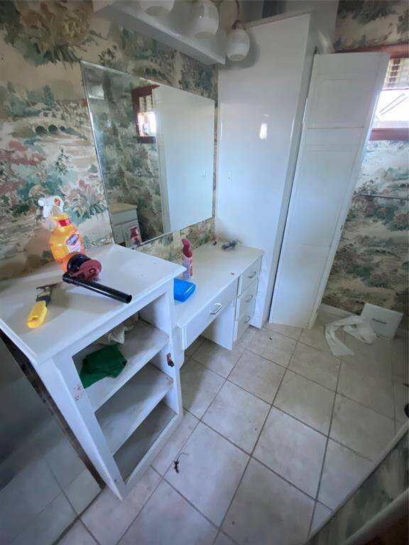 Unit 1 bath