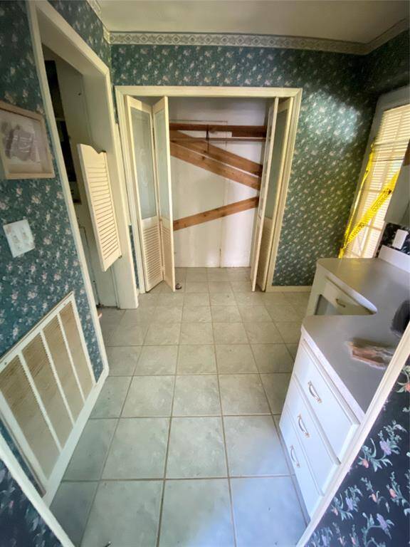 Unit 2 Bathroom 1