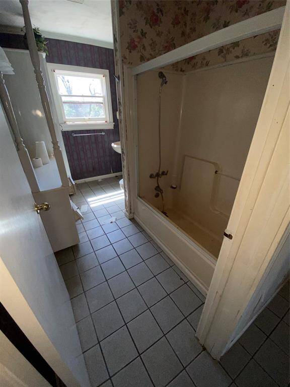 Unit 2 Bathroom 2