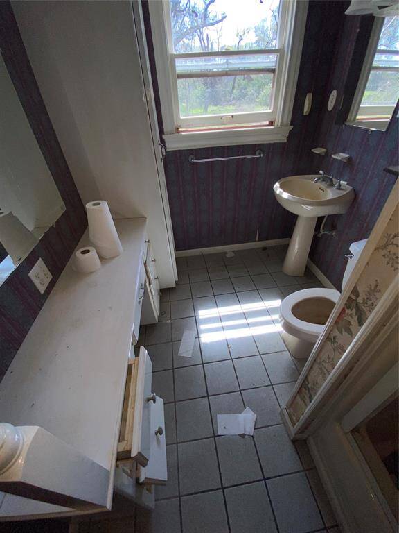 Unit 2 Bathroom 2