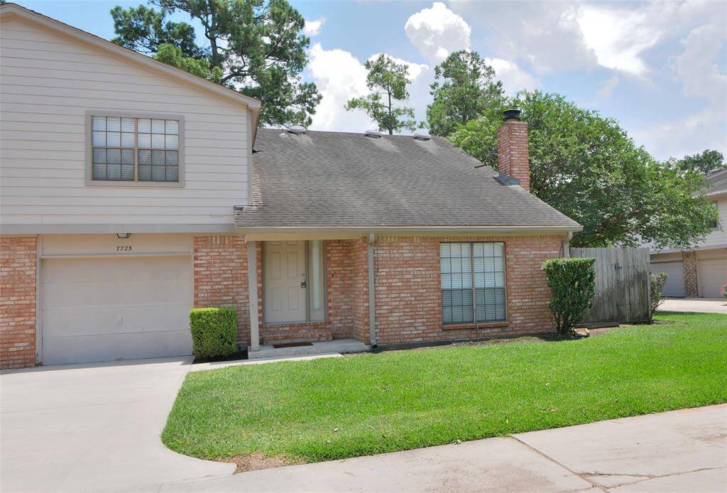 FRONT OF THE HOUSE