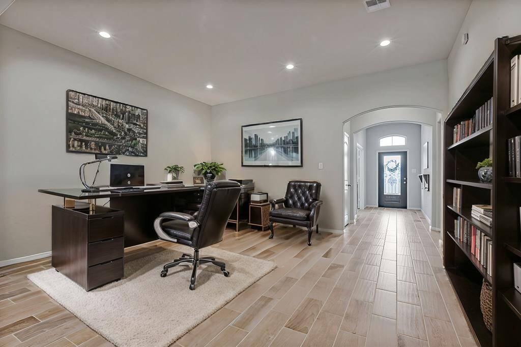 Virtually Staged as Office Area