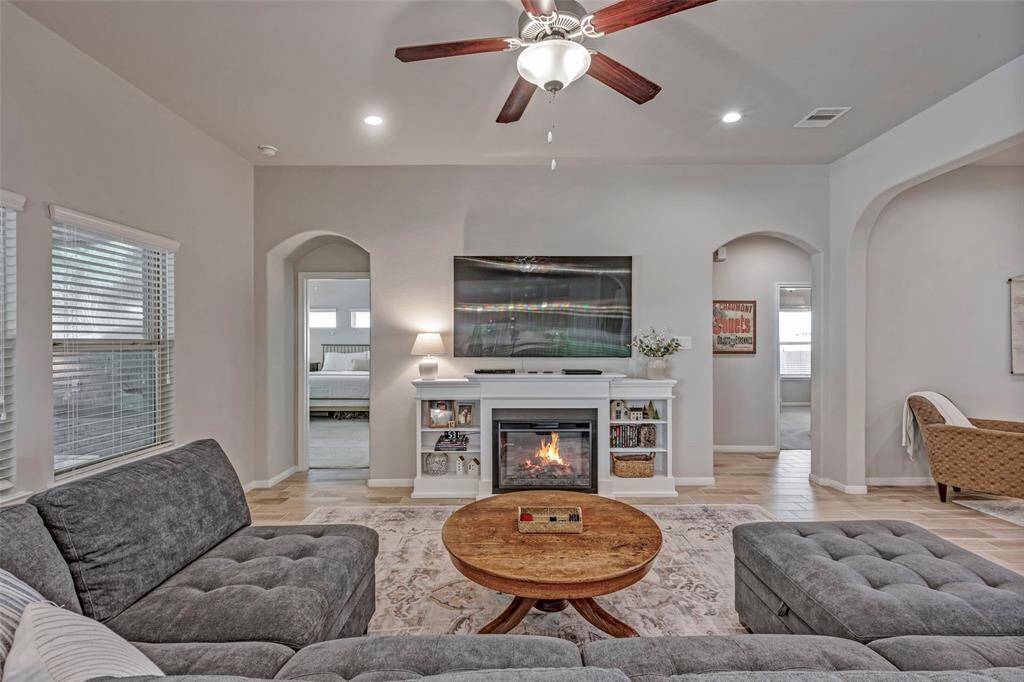 Such a relaxing space to come home and enjoy.