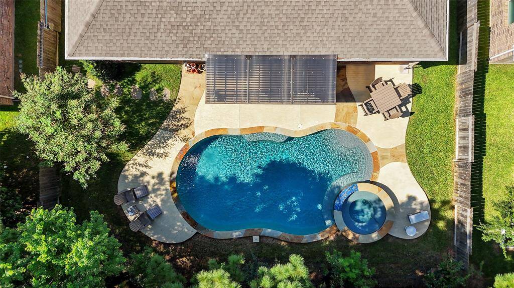 You can see how large the is pool is from the aerial view.