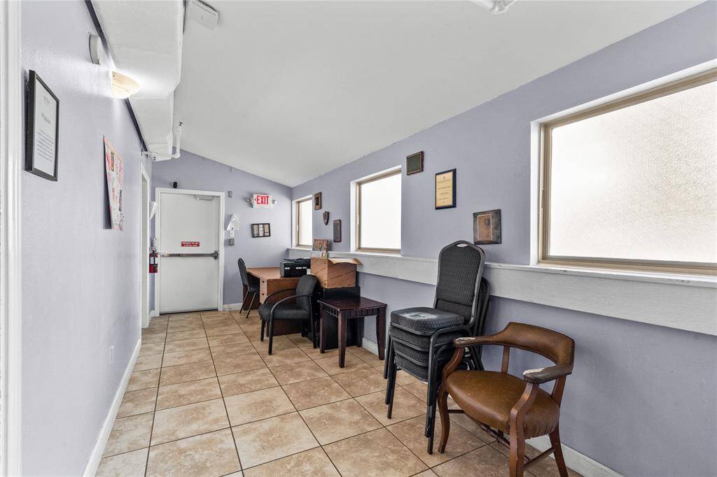The windows in this space allow for plenty of light to enter. Positioned high on the wall, the windows provide views of the surrounding area while maintaining privacy.allowing for plenty of natural light to enter. They seem to be positioned high on the wall, providing views of the surrounding area while maintaining privacy.allowing for plenty of natural light to enter. They seem to be positioned high on the wall, providing views of the surrounding area while maintaining pri