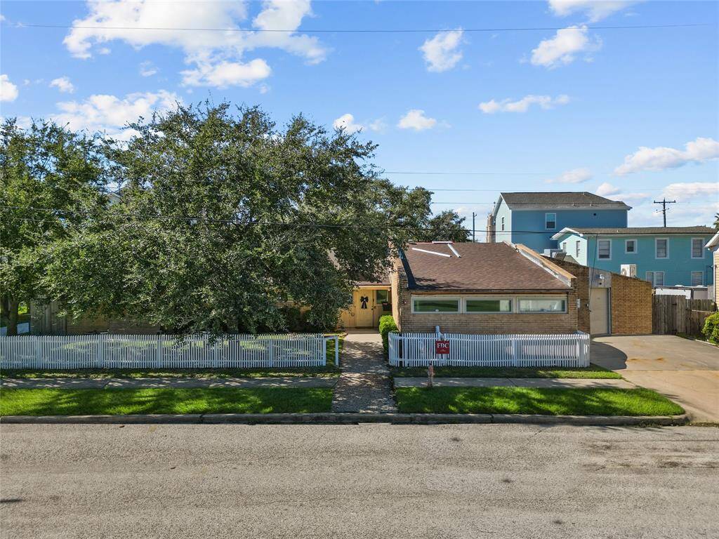 Previously used as a nonprofit children's center, this property boasts the potential for multi-use functionality, making it ideal for a variety of residential, commercial, or community purposes. You could even use this property as an AirB&B!