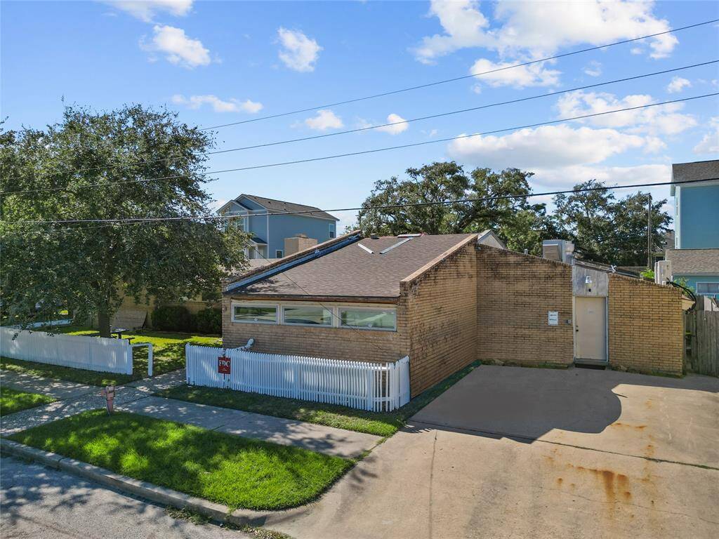Whether you're looking for a primary residence, a vacation getaway, or a unique investment property, this is a rare find with endless possibilities. Give us a call to schedule your private tour!