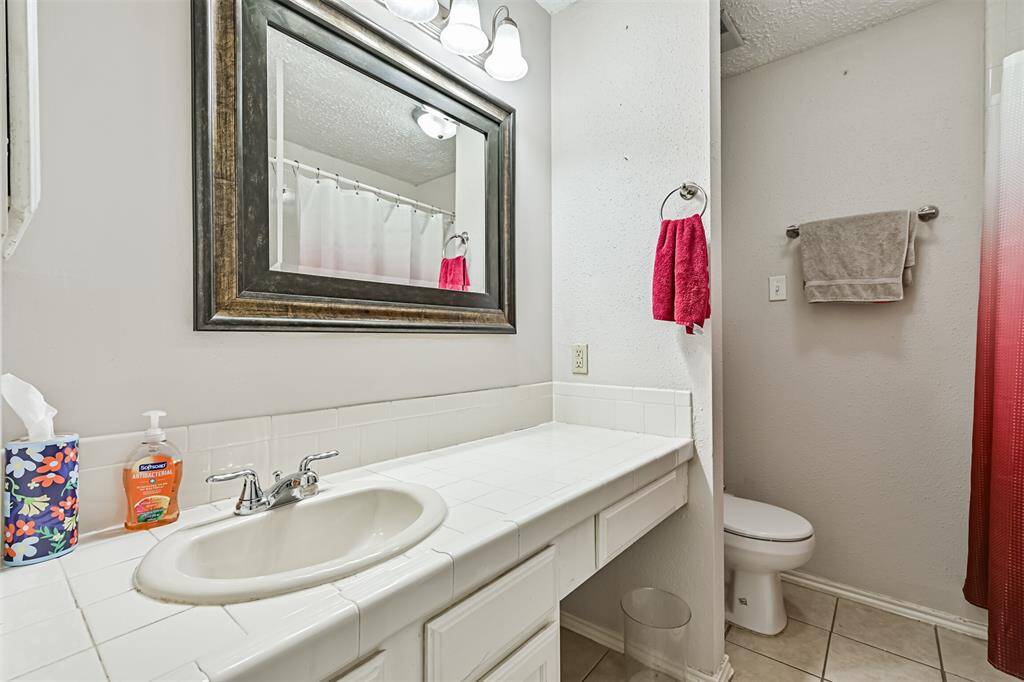 Secondary bathroom