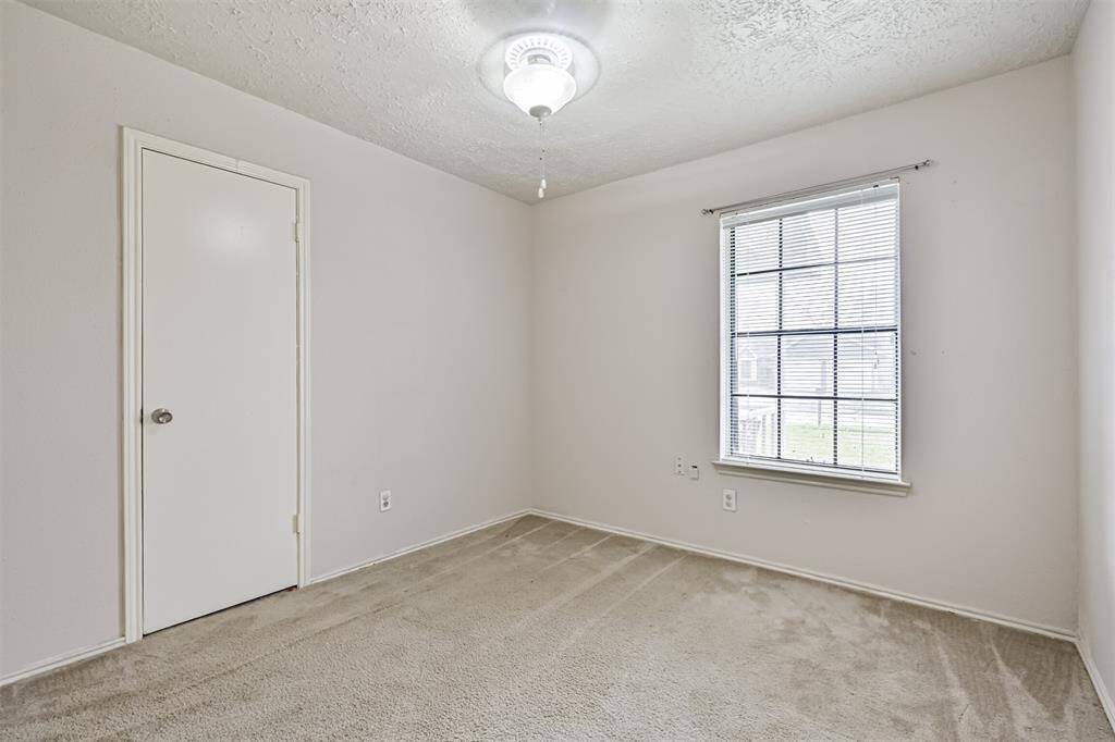 Secondary bedroom
