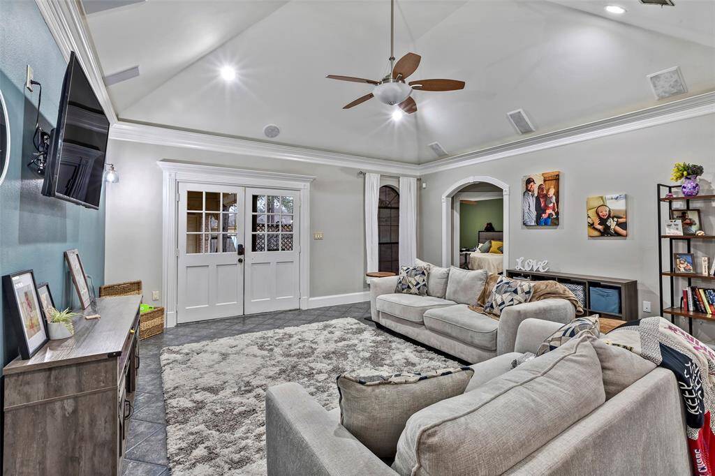 Pictures don't do this open floor plan justice when it comes to appreciating the flow between the kitchen and living areas.