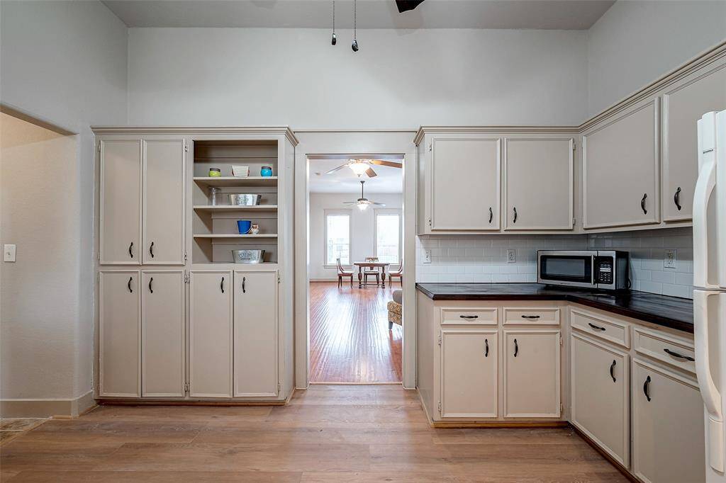 Those cabinets to the left make a great pantry!