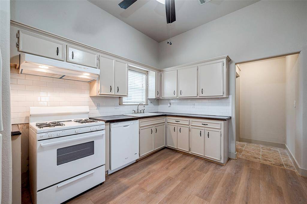 Here you can see the access to back door and laundry!