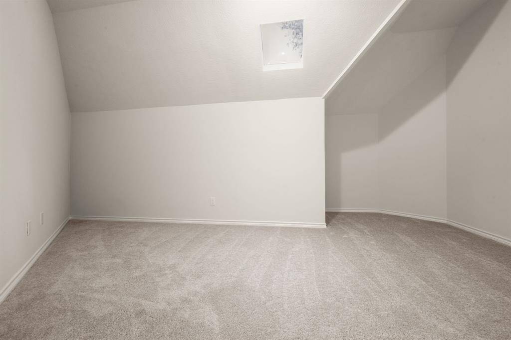 Up two steps, a delightful surprise awaits—an inviting flex room ready to suit your needs. Whether transformed into a fun playroom, inspiring art studio, or dreamy walk-in closet, the possibilities are endless.